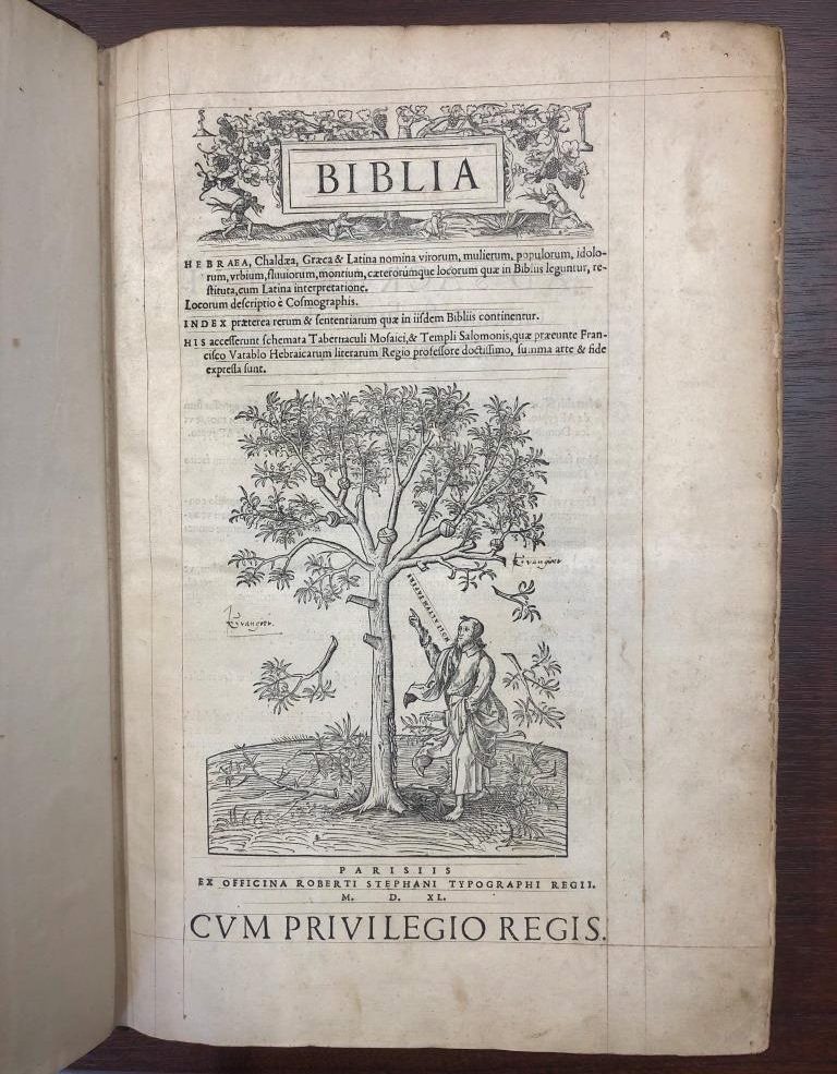 SocBiblio's tweet photo. Cette semaine direction Dublin pour un billet de blog sur l'exposition consacrée aux Estienne à l'extraordinaire bibliothèque Edward Worth @EdwardWorthLib - présentée par Agathe Vezine:  https://t.co/aO3XXEkvVg https://t.co/DBU2022AEn