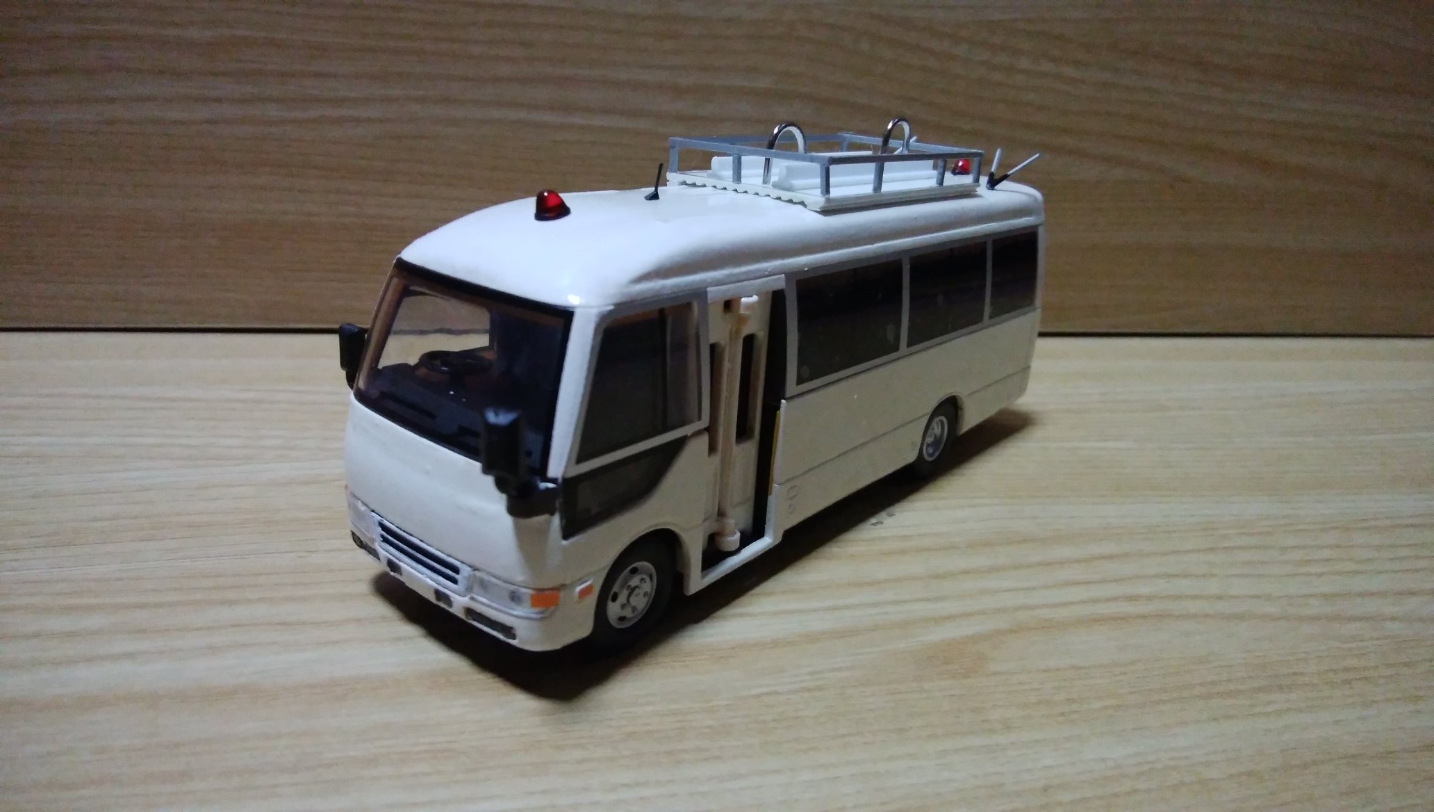 Pcマン ダイヤペット三菱ローザアンパンマンようちえんバスをベースに特殊移動指揮車風に改造 T Co 8mhr4dxdjc Twitter