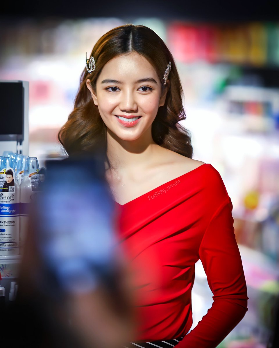 PP_Happyy's tweet photo. ยืนเฉยๆให้ความสวยได้ทำงาน☺️
#ริชชี่อรเณศ
#richyoranate https://t.co/REUo08yEaa