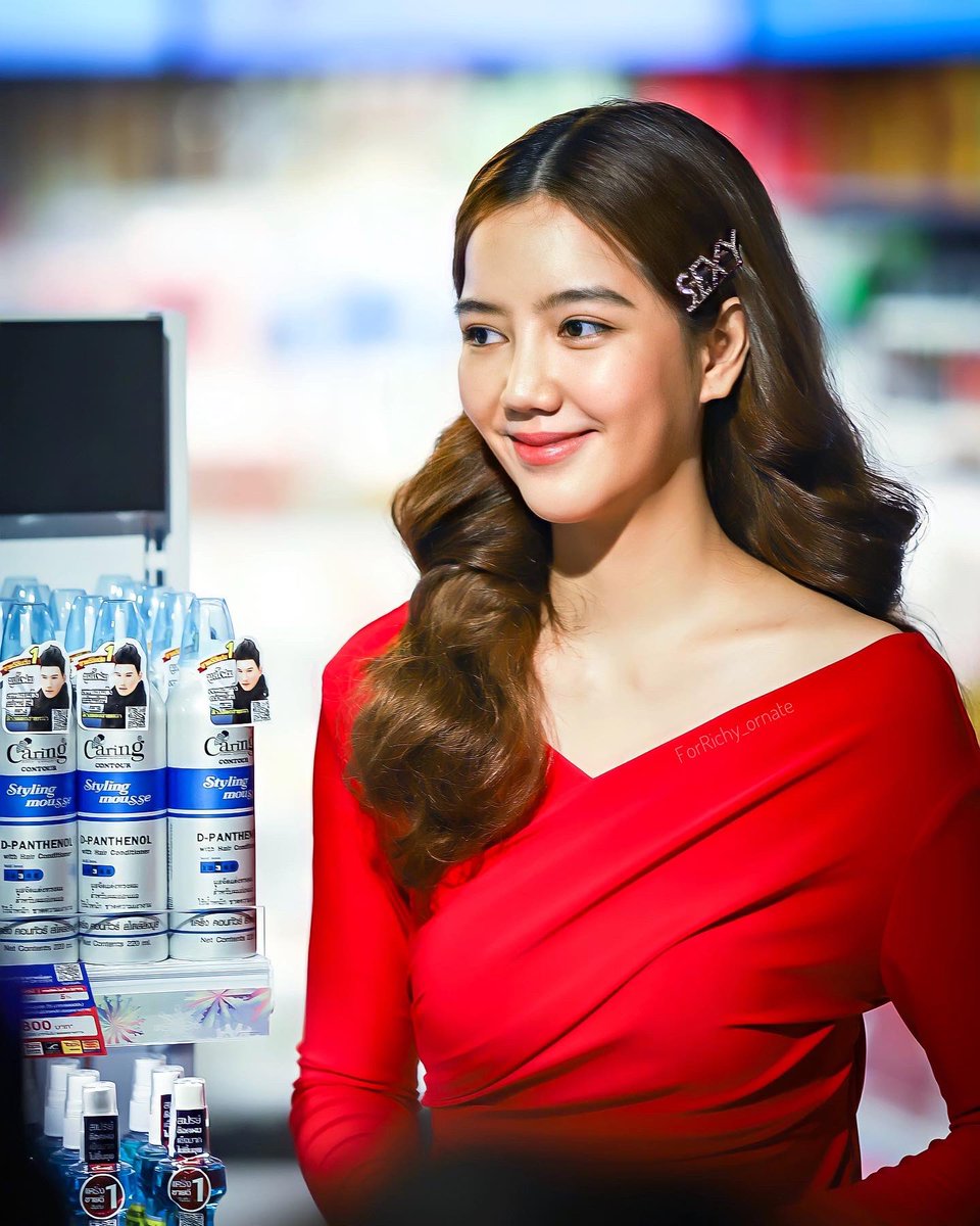 PP_Happyy's tweet photo. ยืนเฉยๆให้ความสวยได้ทำงาน☺️
#ริชชี่อรเณศ
#richyoranate https://t.co/REUo08yEaa