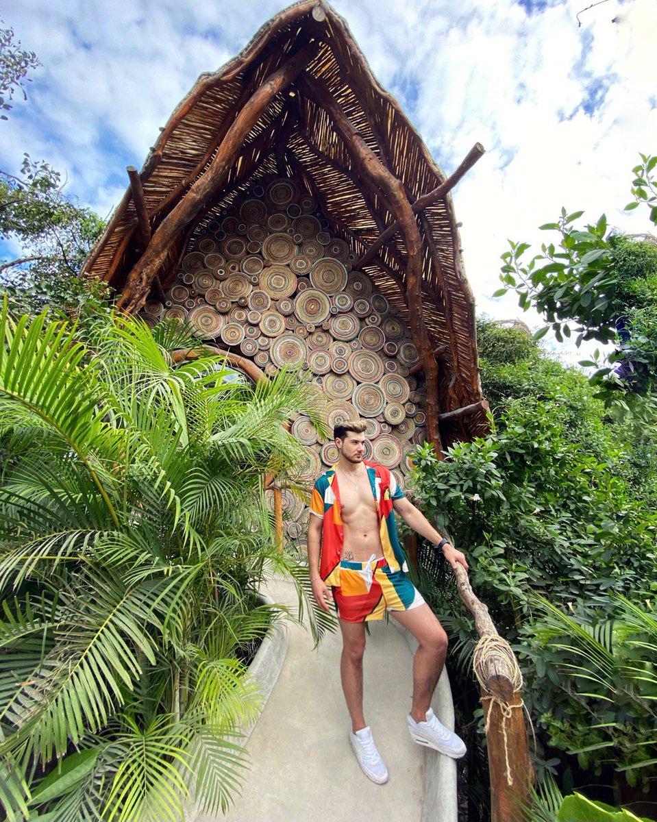 gildomani's tweet photo. #azuliktulum 🌴☀️🌊
#sferikart https://t.co/2wfIj5rTfi