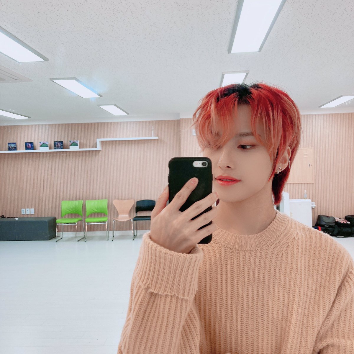 ELASTofficial's tweet image. 오늘은 거울샷 들고 등장😎
엘링💕
저의 도시락 만드는 영상
잘 보셨나요?!😝
우리 엘링에게 저의 음식을 
대접할 수 있는 날을 손꼽아
기다리며 오늘도 요리 공부
열심히 할게요 헷😘

#엘라스트 #ELAST #최인 #ChoiIn