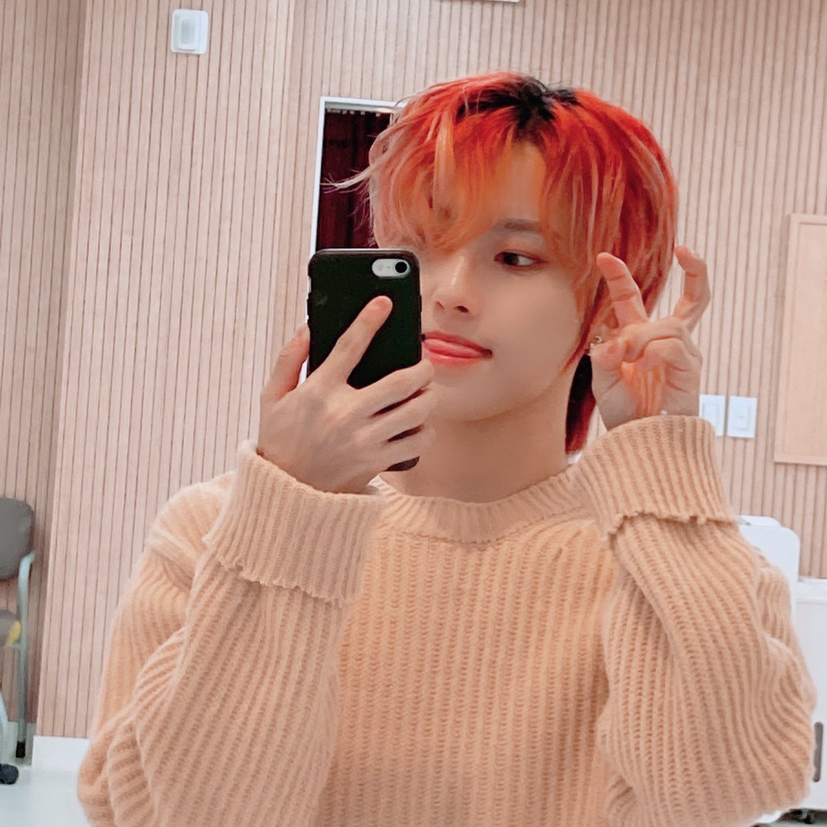 ELASTofficial's tweet image. 오늘은 거울샷 들고 등장😎
엘링💕
저의 도시락 만드는 영상
잘 보셨나요?!😝
우리 엘링에게 저의 음식을 
대접할 수 있는 날을 손꼽아
기다리며 오늘도 요리 공부
열심히 할게요 헷😘

#엘라스트 #ELAST #최인 #ChoiIn