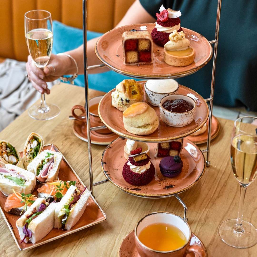 Struggling for those last minute gift ideas❓

Why not a luxury Mamucium afternoon tea even add bubbles and make it a real treat 🎁🎄🌟

Head to our voucher site for all loads of festive goodies &amp; gift ideas 

#vouchers #christmasgifts #mamucium #restaurantsofmcr #supportlocal