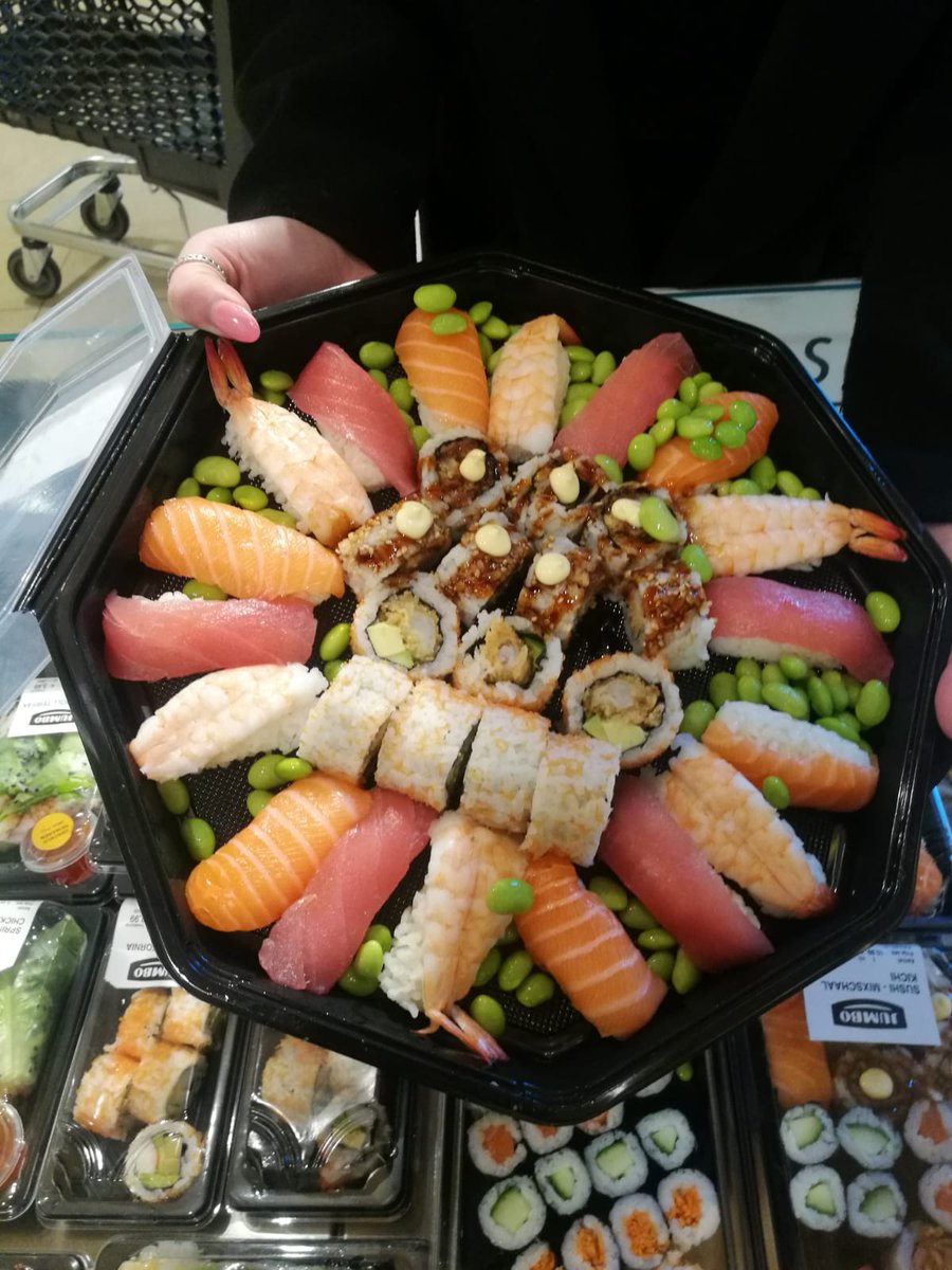 Wist je dat we in vestiging Oud-Beijerland diverse sushi partyschalen verkopen? Je kunt ze bestellen in de winkel of via jumbokoornneef.nl/bestellen