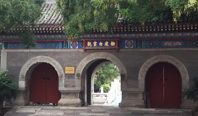 Locations for Wuxia are much more rugged, like mountains, inns by the roadside, temples. Do bear in mind that these are martial artist that roam out & about.