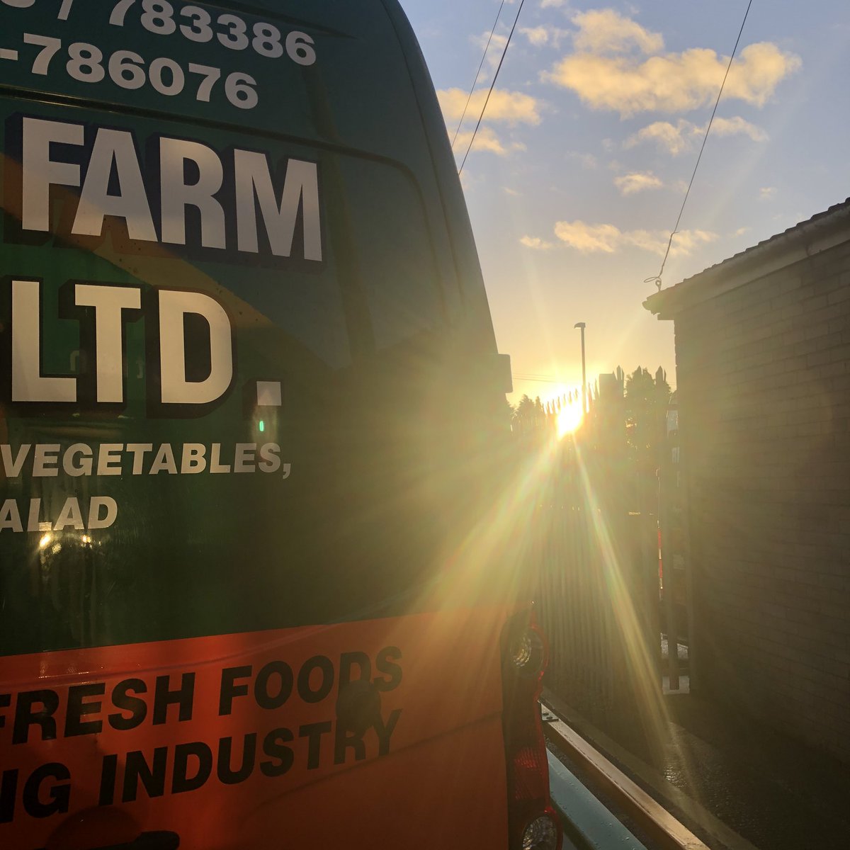 A glorious crisp winter morning here in Longridge. A great day to get washing the vans! 💦