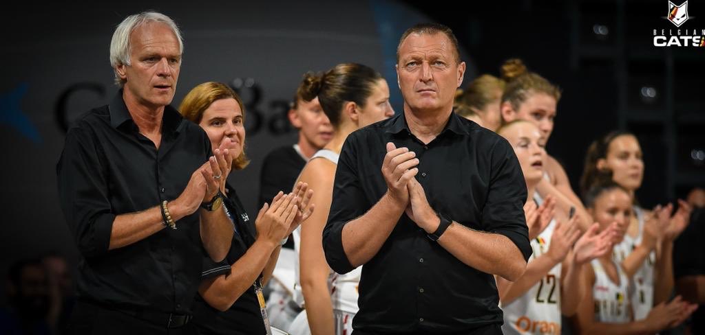 I am very honoured to receive the award of Coach of the Year. I would like to thank all the players and staff because without them none of this would have been possible ⁦<a href="/TheBelgianCats/">Belgian Cats</a>⁩ #focusnext ⁦<a href="/CrelanBank/">Crelan</a>⁩ ⁦<a href="/OrangeBENL/">Orange België</a>⁩