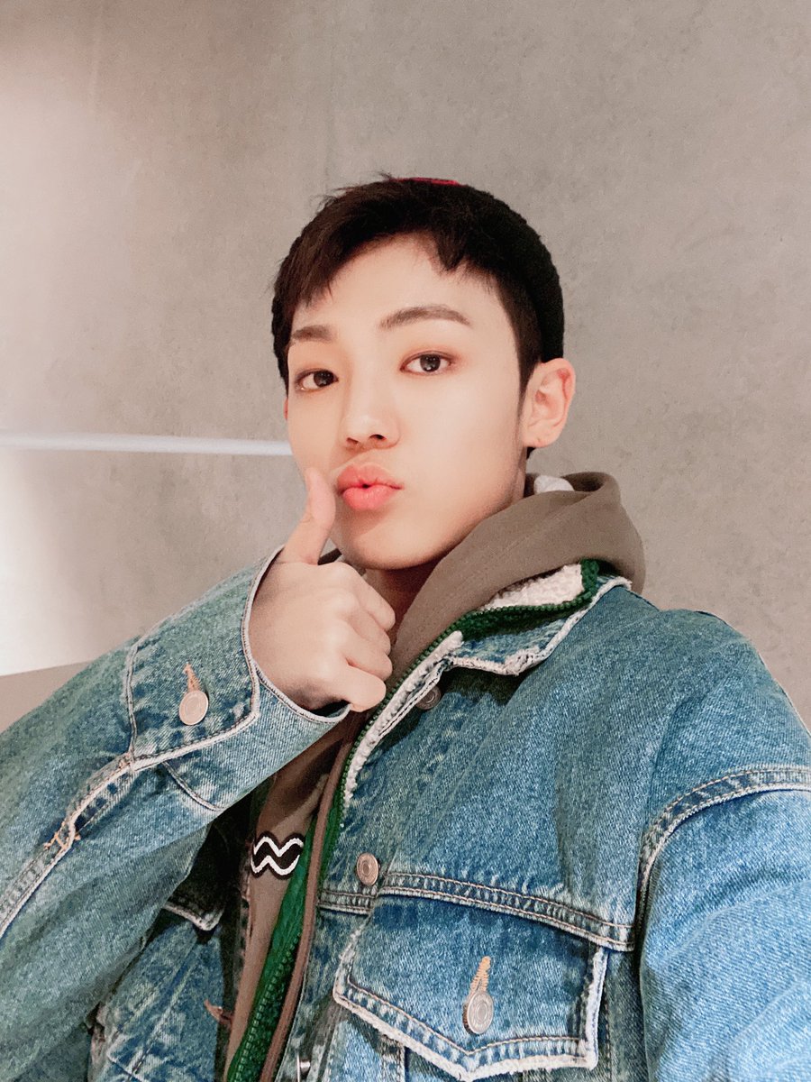 official_ACE7's tweet photo. [#에이스_찬]

여러분 저녁 맛있는 거 드세용!!!😘
드신 분은 뭐 드셨는지, 안 드신 분은 뭐 드실 예정인지 얘기해주실 수 있으세요??😊

#ACE #에이스 #CHOICE #초이스 https://t.co/cfk4DRZb3b
