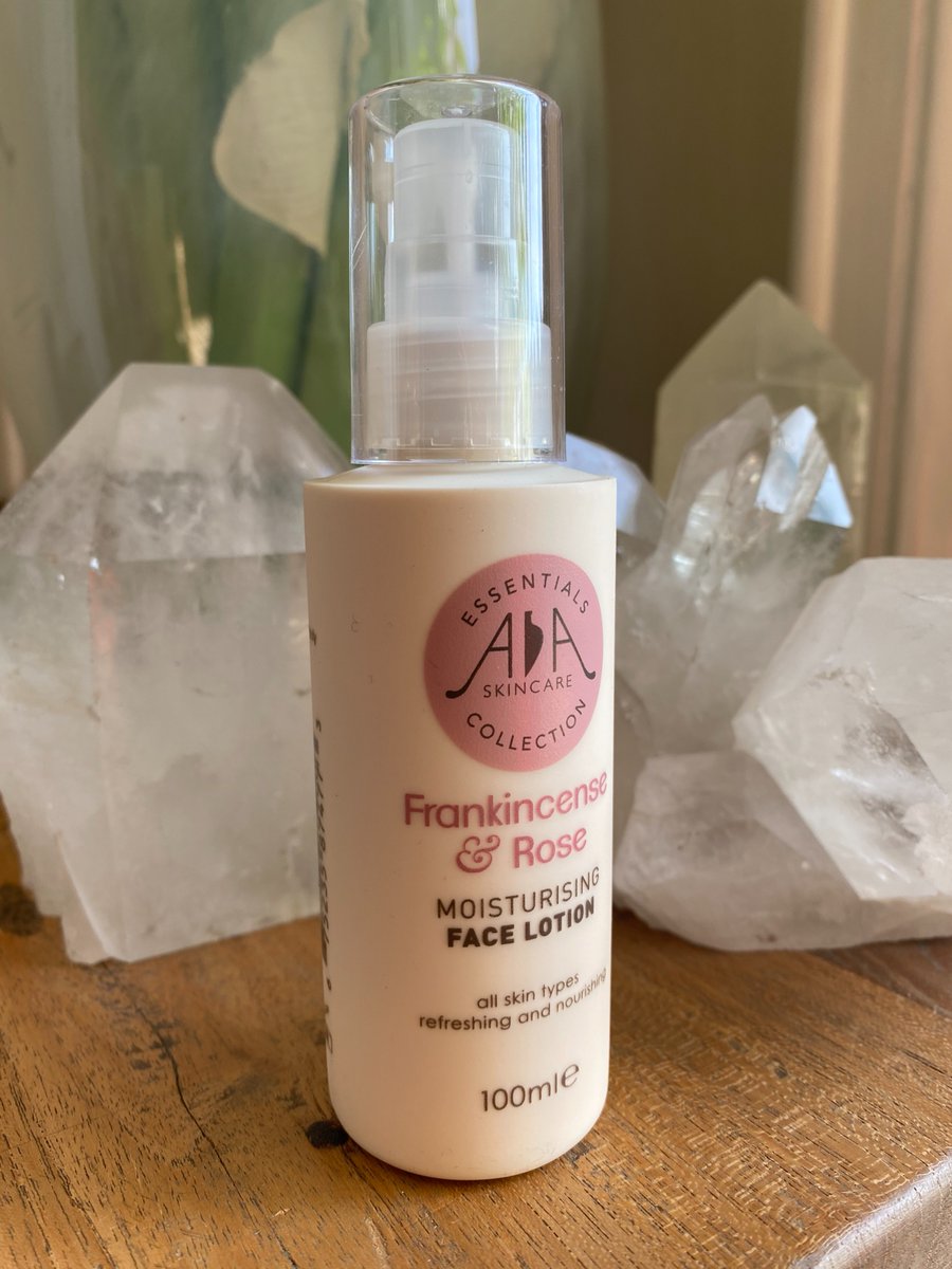 razzberrybazaar's tweet photo. Natural skincare that smells divine! This bestselling face cream combines rejuvenating frankincense &amp; rose oils, with balancing and cleansing geranium. Stock up before it sells out again! 
https://t.co/aSZvKdMfWj https://t.co/OLwSLn20E3