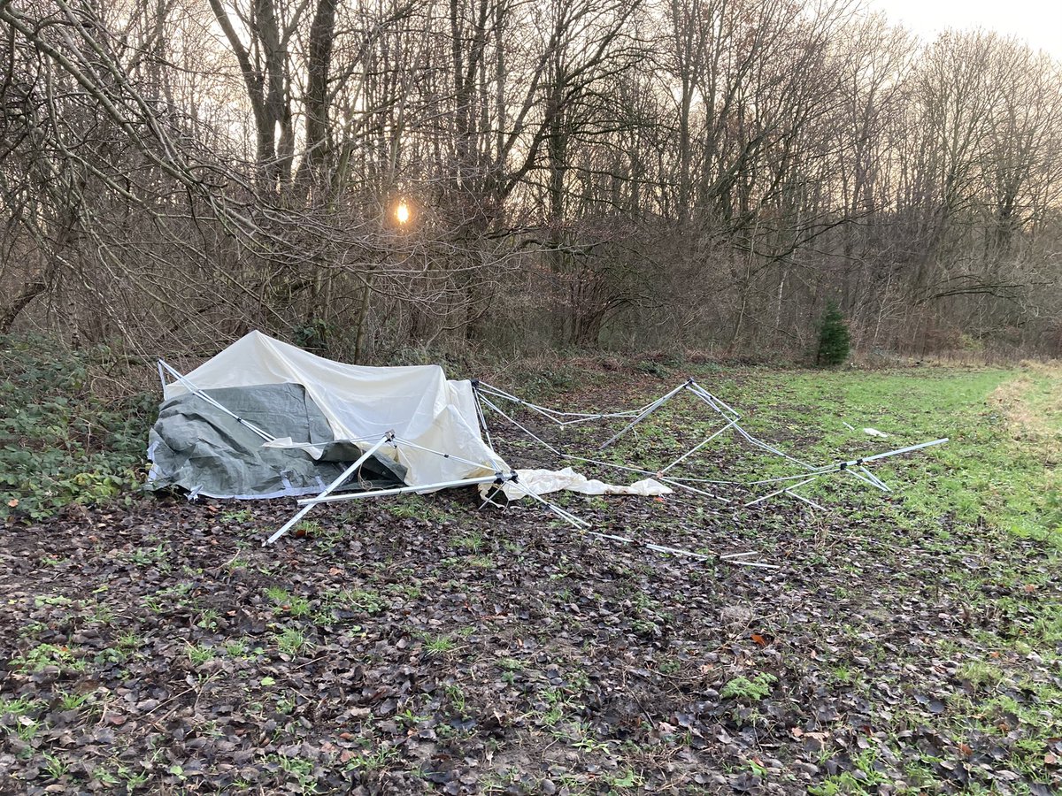 .<a href="/VriendenAmsBos/">Vrienden Amsterdamse Bos</a> Het was vannacht vast gezellig op De Heuvel.....