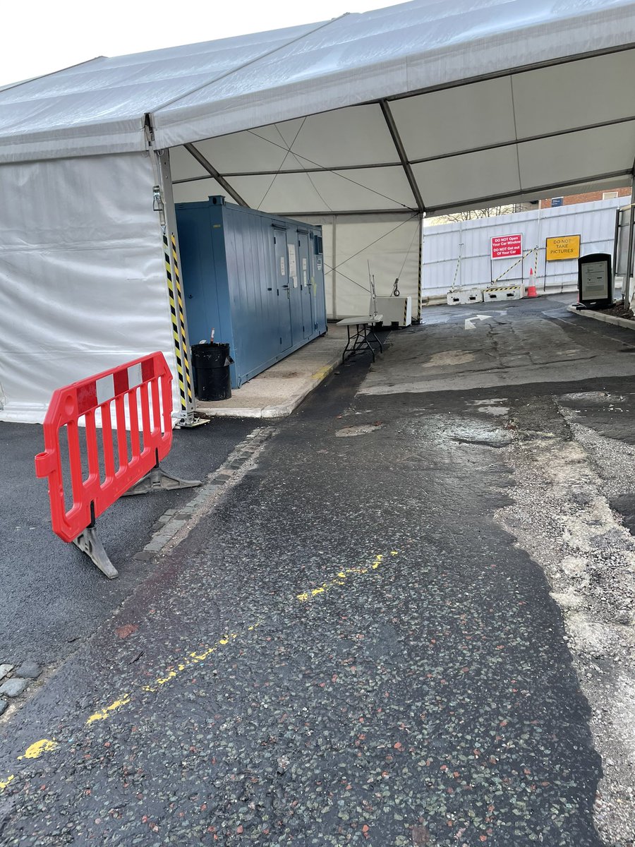 FionaLemmens's tweet image. Visiting Hunter St testing centre. Brilliant collaboration between @lpoolcouncil @liverpoolccg and @Mersey_Care
 A big thank you to all the team working here helping people visit loved ones in care homes safely.
#LetsGetTested