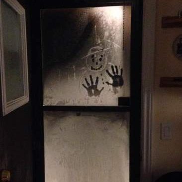 weathernetwork's tweet photo. Chestnuts roasting on an open fire 
Jack Frost waiting at your door 🎶

That's how the song goes right? 😜

📸: Lila Donaghy, Marathon, Ontario 
#ShareYourWeather #WinterThrowback https://t.co/1azHJ1AKTj