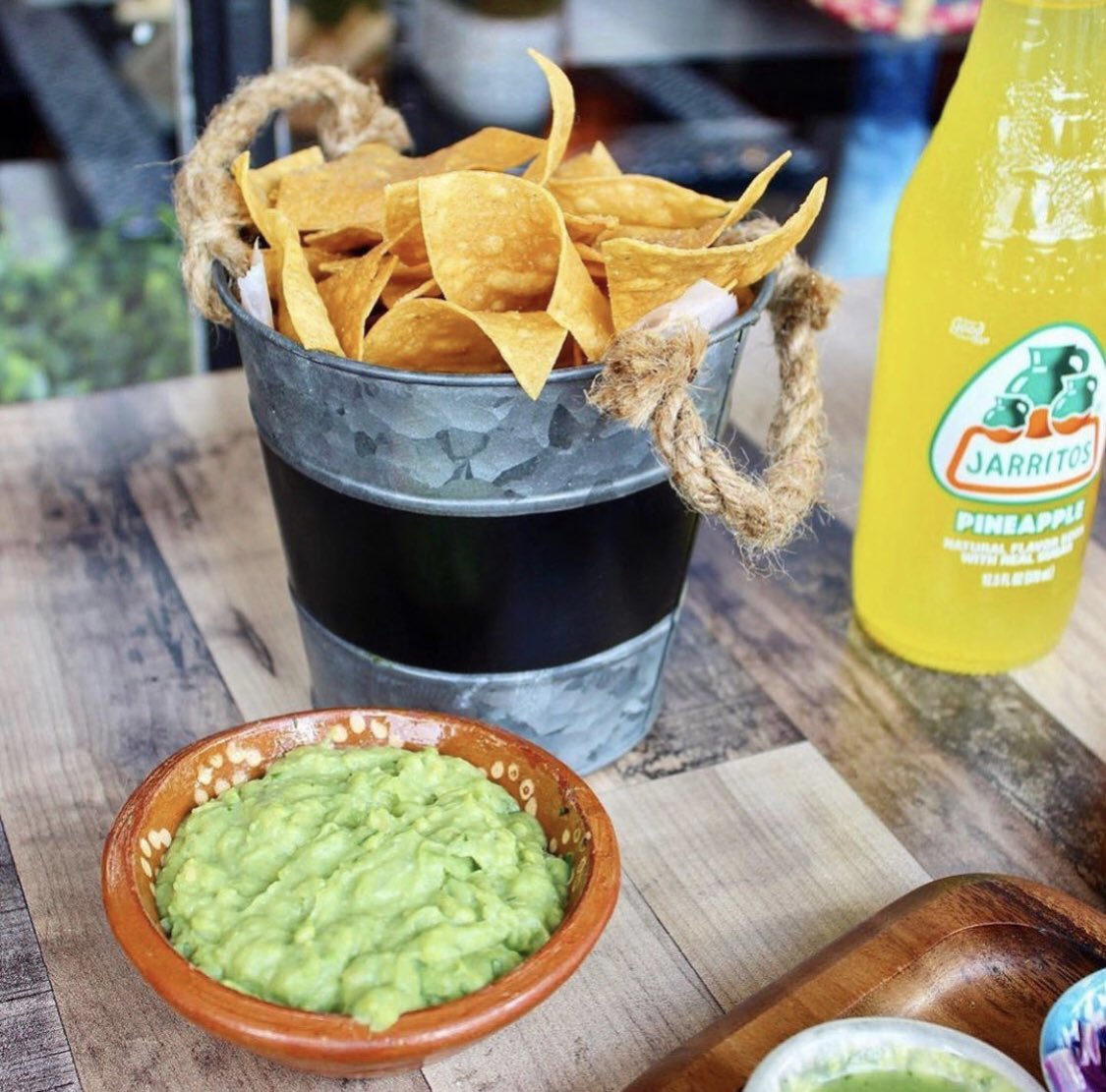 FolkloreTaco's tweet photo. Guacamole makes weekend better!! 🥑😍 #guacamole #supportsmallbusinesses #shopsmallnj #shoplocalnj #northjersey #jersey #essexcounty #guacamole #mexicanfood #montclaireats #njeats #eeeeeats #instafood #feedfeed #eatingforinsta #instafood #feastagram #lovefeed #feedyoursoul #tacos https://t.co/9FE9tqGvuI