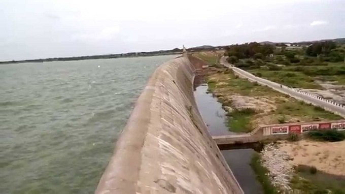  Dindi Reservoir is a medium water reservoir across Dindi tributary of River Krishna located near Dindi town in Nagarkurnool Dist. It is part of Srisailam Left Bank Canal It is close to Nagarjunsagar- Srisailam Tiger Reserve, it provides Water to 18000 Acres for irrigation.