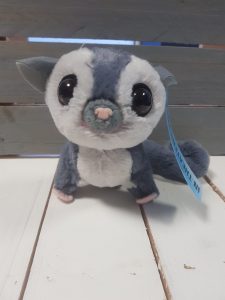 Boekhopper's tweet photo. WINNEN: Boekhopper geeft een Blu-ray van Dolittle weg met ontzettend schattige knuffel! https://t.co/aSKrpWyFSa #winactienl #prijsvraagnl #prijsvraag #dolittle #winnen #winactie https://t.co/HJN9yyF69n