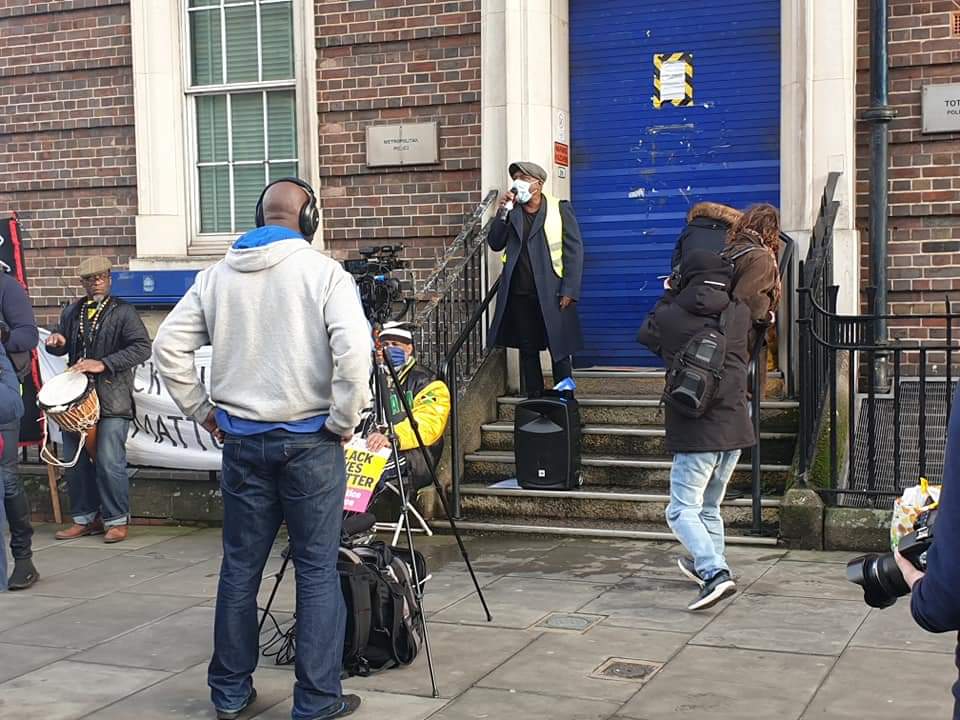 Stand Up To Racism (@antiracismday) on Twitter photo Well done all in Tottenham today in protest at local police attacking a black youth, recently. A vicious assault. #NoJusticeNoPeace <a href="/HaringeySUTR/">Haringey Stand Up To Racism</a> <a href="/b_rielly/">Raymond Rielly B. Rojo</a> Well done all in Tottenham today in protest at local police attacking a black youth, recently. A vicious assault. #NoJusticeNoPeace <a href="/HaringeySUTR/">Haringey Stand Up To Racism</a> <a href="/b_rielly/">Raymond Rielly B. Rojo</a>