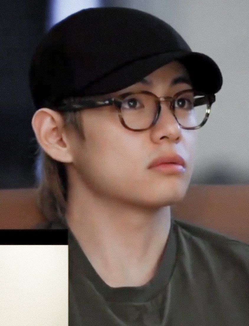 archivefortae's tweet photo. taehyung went 🥺 https://t.co/kIbVAbVFCD