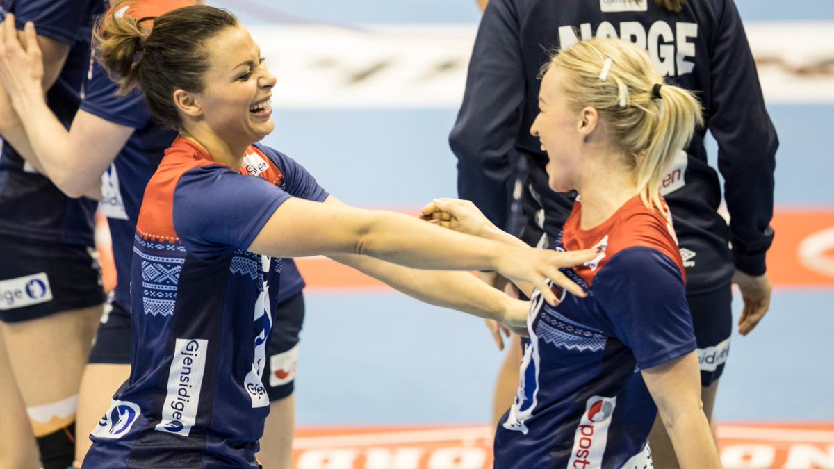 sealons22's tweet photo. Veo jugar Noruega un balonmano primoroso con dos jugadoras que dominan facetas imprescindibles y ambas no llegan al 170cm y me pregunto,¿porque nos obcecamos en encontrar físicos y no trabajamos a las más capaces téc/tácticamente? Quizás estamos dejando de formar grandes talentos https://t.co/PShMUXYw6U