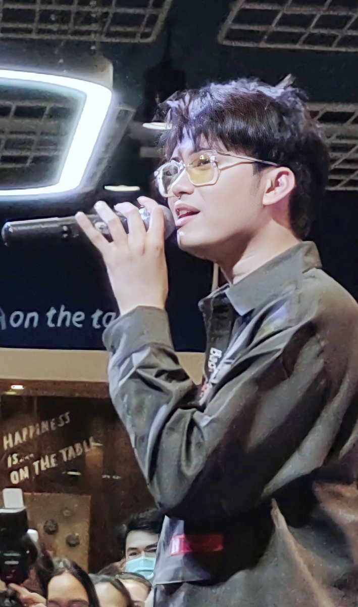 SafiyaZa's tweet photo. คนเก่งของแฟม สายตาคือดีย์💙
#EveryStepTogether 
#ก้าวที่ไม่โดดเดี่ยว 
#NONTTANONT 
#nontfam https://t.co/2800qInVyq