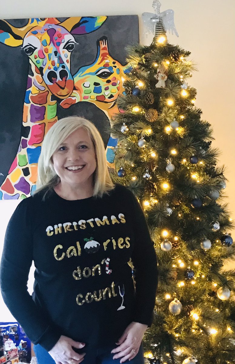 SheenzCantley's tweet photo. @WeAreOneElement another EMEAA finance #festivejumper entry 🎄🎅🏼 https://t.co/kU0tBorBbF