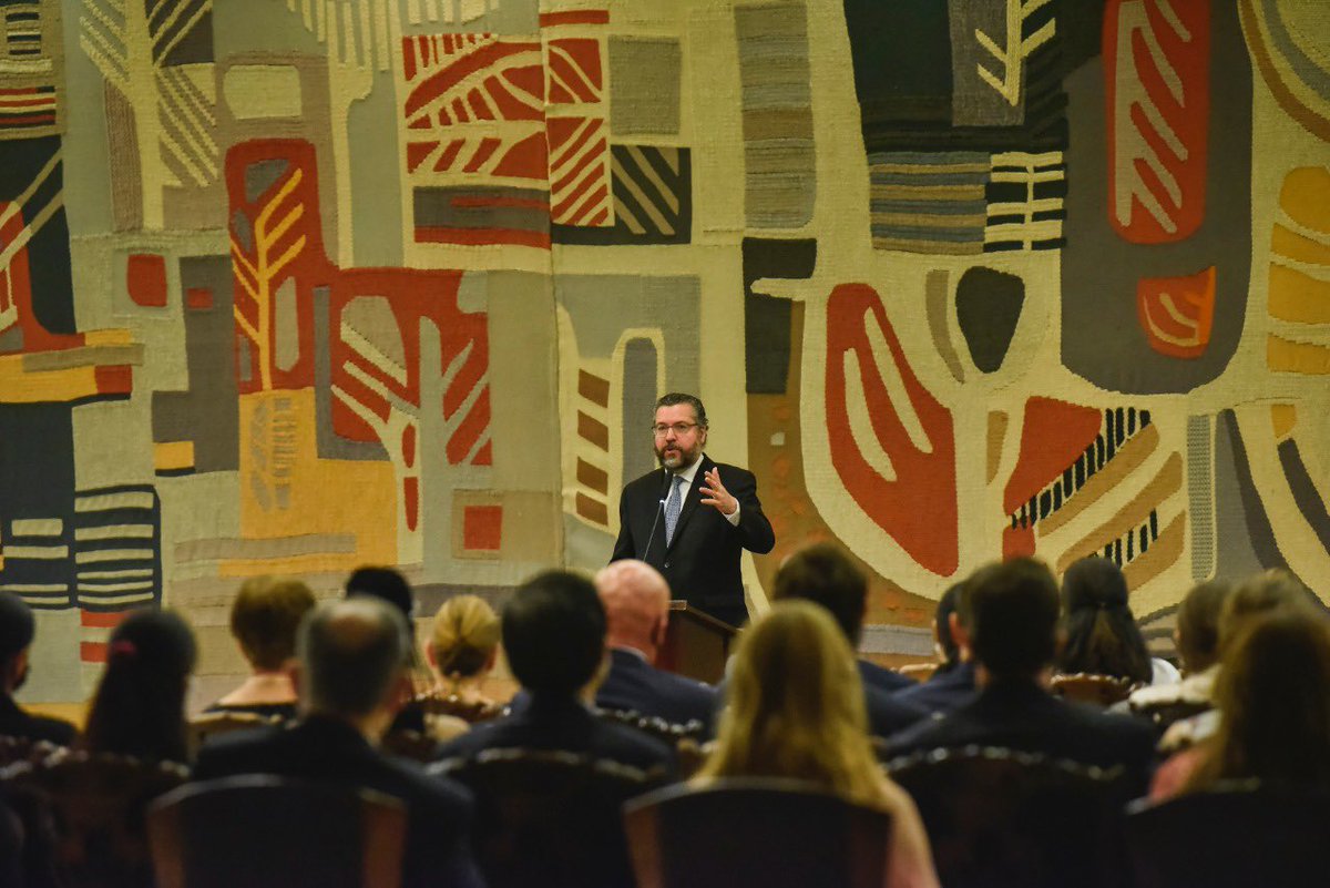 Ernesto Araújo tweet media