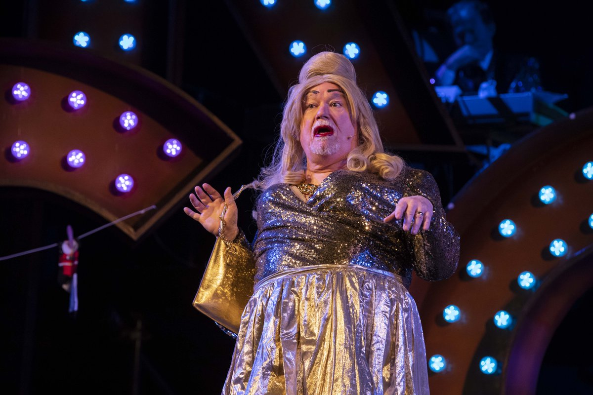 RoyalCourtLiv's tweet photo. A two show day for #RCSelectionBox after whih our Christmas Presents cast will be taking a break. The Christmas Crackers return on Tuesday. Don't miss out! https://t.co/kOllp8tdSH https://t.co/03q6UzOoYl