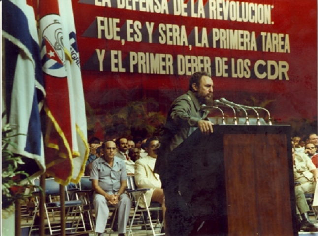 ub_fidel's tweet photo. Para cumplir con  la Revolución y hacer frente al bloqueo de los países capitalistas que orbitan alrededor de Estados Unidos, lanzaremos una ofensiva revolucionaria para garantizar la socialización de la  producción. [03-1968]
#PolInTARDA #OfensivaRevolucionaria68 #Socializando https://t.co/XYjFqyqodz