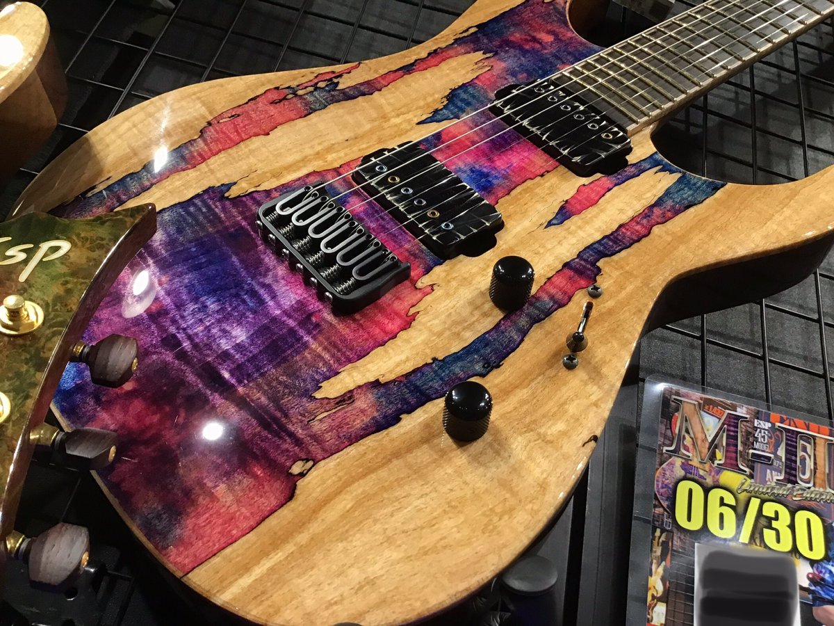 espcustomshop's tweet photo. 『#ESP45周年フェア』は明日まで!!
ESP M-II 45th Limitedモデルをこんなに見れるのは超貴重です!
もちろん試奏もOK!
Exhibition LimitedモデルやSPOTモデルなどの限定ギター・ベースも大集結!
フェアは明日12/20(日)まで!ご来店お待ちしています!
#ESP45th #大阪 #ギター #楽器 https://t.co/fFwpwQfAAE