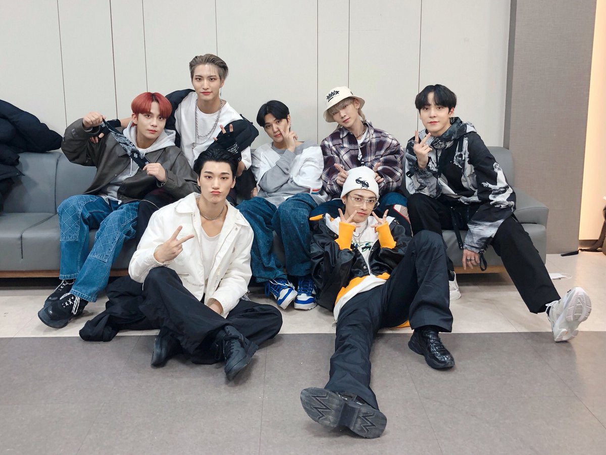 ATEEZofficial's tweet photo. [📷] TODAY ATEEZ
　
지난 여름에 이어 겨울에도 찾아온 불후의 명곡!
에이티니의 심장을 저격한 '하여가' 무대 모두 즐겁게 보셨나요?✌️
불후의 명곡 - 왕중왕전에 에이티즈도 함께 할 수 있어 영광이였습니다🥰

#TODAY_ATEEZ #ATEEZ #에이티즈 https://t.co/UWXpeSS5D3