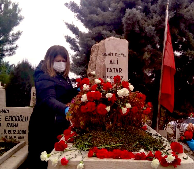 Tam 11 yıl  oldu gideli. Yapılan  hukuksuzluğa isyan ve bu karanlığa bir nebze ısık olabilmek için.
