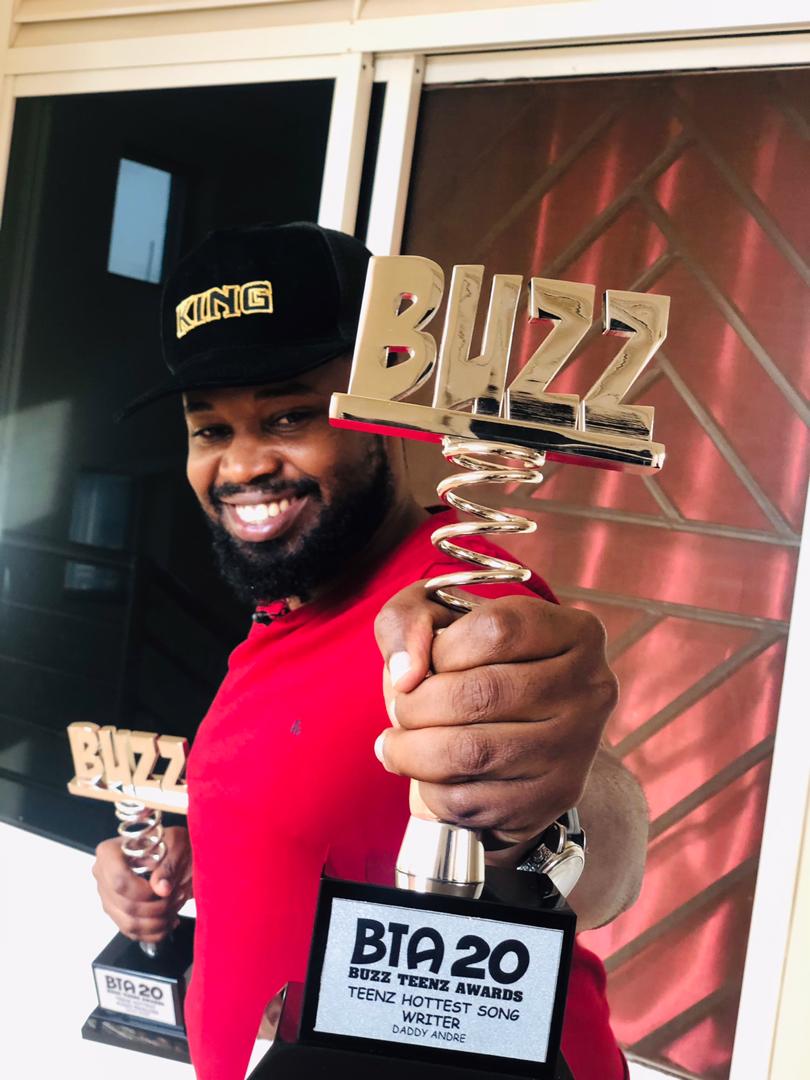 mtnug's tweet photo. Congratulations @daddyandreug. Teenz Hottest Song writer #BTA20. #MTNPulse #BuzzTeenz https://t.co/tbZIMYLRbi