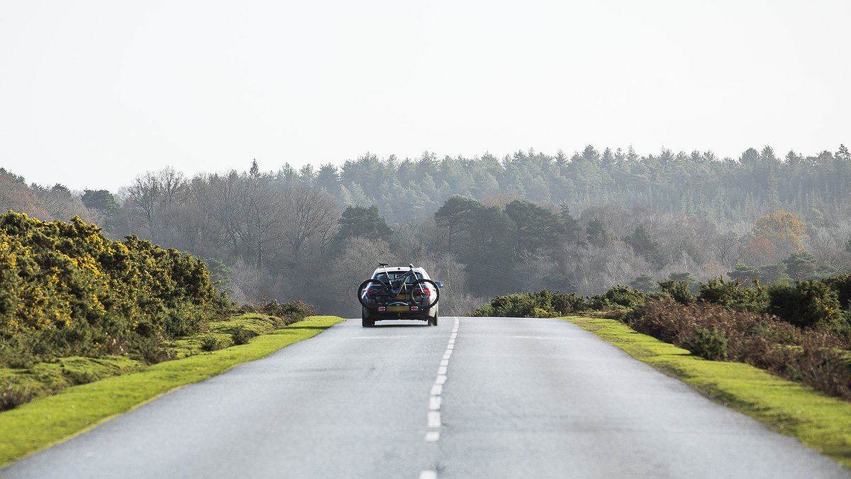 EngNewForest's tweet photo. If you’re visiting the #NewForest this weekend, please park responsibly. Keep local roads &amp; gateways clear &amp; leave plenty of room for other road users. 

Find out more about our car parks 👉 https://t.co/J9unqZOYxt

#BeKindOutside #BeForestFriendly 🌳🌲 https://t.co/imDCynJCal