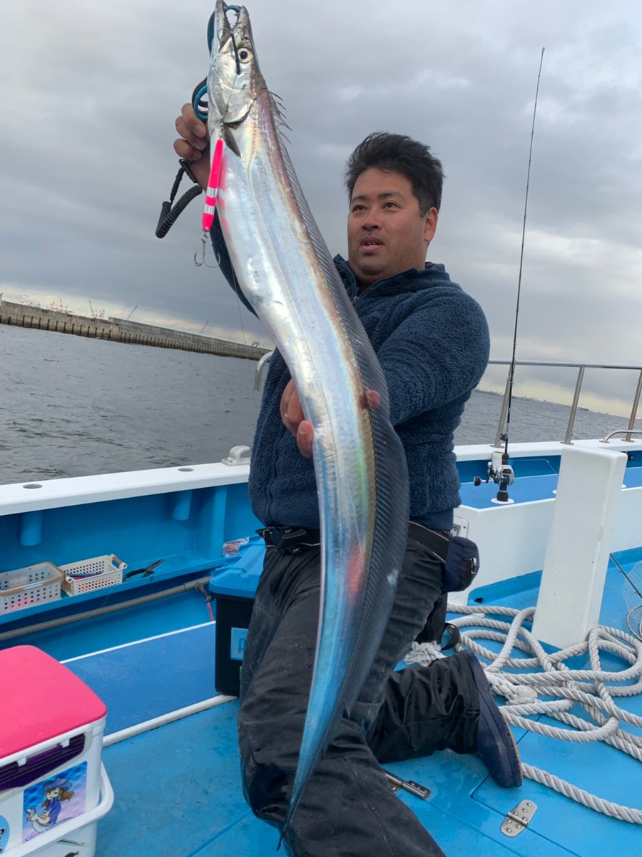 tatsu_blue_st's tweet image. 東京湾の冬タチたのしぃーー

竿に針にと色々とテストしながら今年の冬も楽しんでいます。

#BlueBlue 
#BlueBlueFishing
#Fallten
#BlackKnuckle
#タチウオジギング