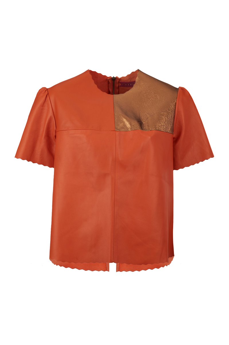 Getting bored of winter blacks, greys and creams? Well here’s your answer! Get that pop of colour with the Boxter leather t-shirt in mango and bronze. It’s colourful, classy and cool AF. Dress it up, dress it down, wear it January through December. Basically it’s deadly!