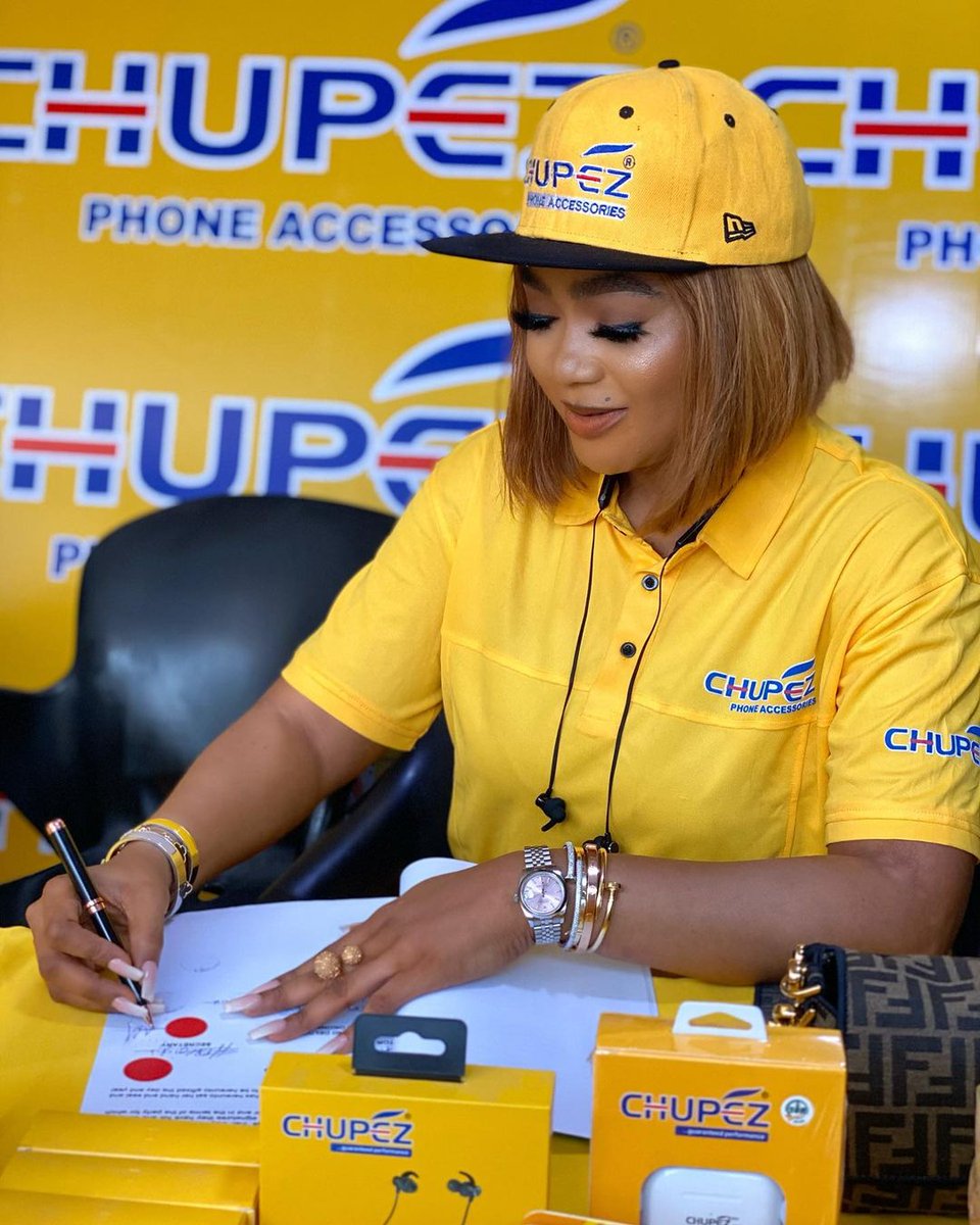 ChupezNg's tweet photo. Meet our new Ambassador @rechaelokonkwo
Welcome to the family ❤️❤️❤️
#ambassador #lagos #nollywood #naija #tundeednut #cythiamorgan https://t.co/oFc6uvx0xB