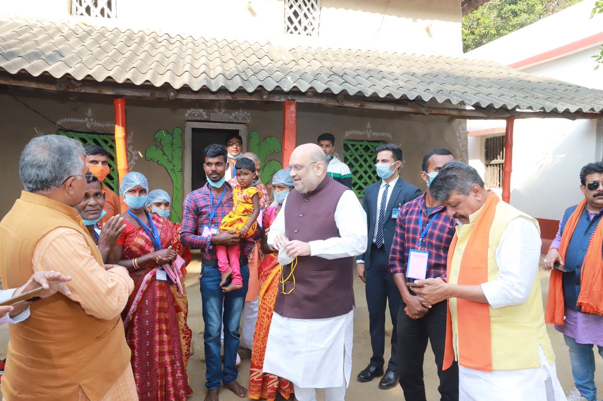 AmitShah's tweet photo. Had delicious food for lunch at Shri Jhunu Singh ji and Shri Sanatan Singh ji's home in Belijuri village, Midnapore (West Bengal).

Grateful to the entire family for such warmth, affection and love https://t.co/CVAvnOG4It