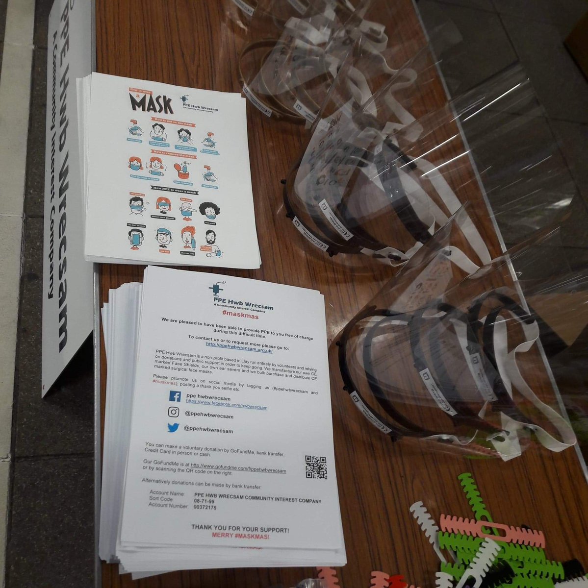 visit the <a href="/PPEhwbWrecsam/">PPE_Hwb_Wrecsam</a> for free #FaceShieldMask at <a href="/TyPawb/">Tŷ Pawb</a> untill Christmas eve. Meet the volunteers who will also help with advice on staying safe and how they can provide #PPE for #community groups and projects.
#FaceShieldMask <a href="/coopuk/">Co-op</a>
#CoopCommunityFund #ItsWhatWeDo