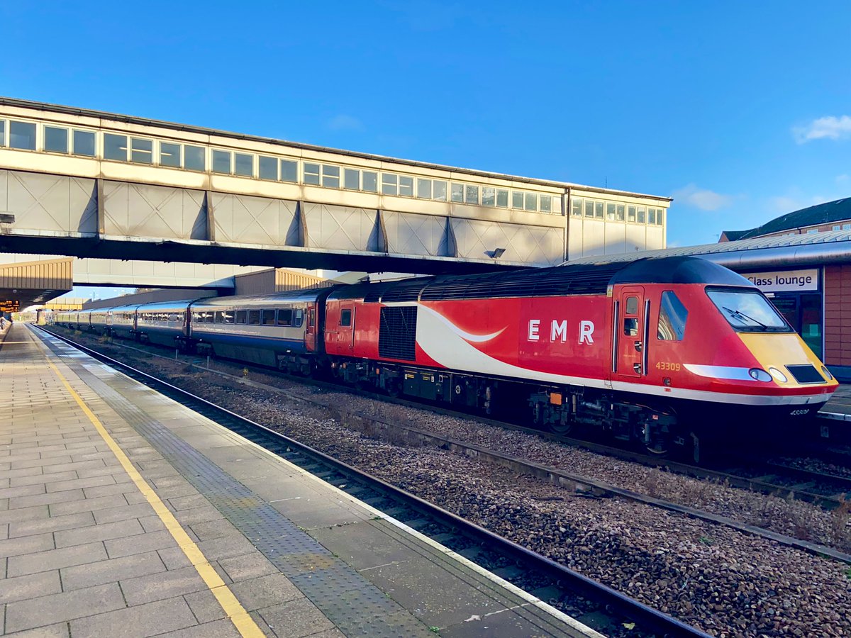 MartynSpencer10's tweet image. Certainly standing out today at Leicester! 43309 @EastMidRailway  on route to St Pancras #hst #redhst #trainsoftwitter #intercity125 #class43 #highspeedtrain #Leicester #trainspotting @HiPa_IC125_ @JDrvr @mattymidland