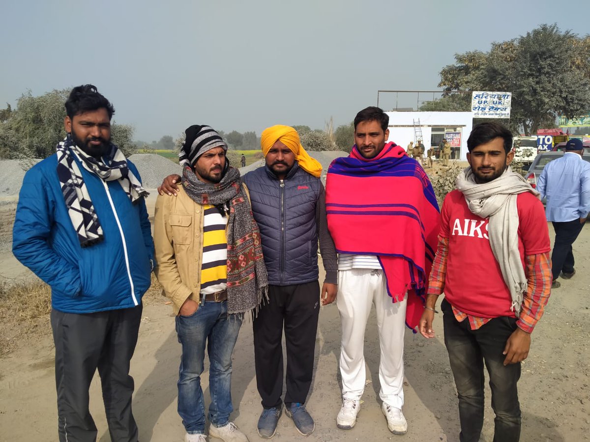 sunilpoonia01's tweet photo. कॉमरेड साथियो के साथ लगातार #शाहजहांपुर_बॉर्डर पर #किसान_आंदोलन में डटे है आज 7 वे दिन--आप भी आओ-
@SubhashJakhar_ @Arjun_Mehar @MukeshSfi_ @MukeshSfi @op_kukna @SFIRajasthan @DYFI_Rajsthan @DharDipsita https://t.co/iYJsnkSJQ5