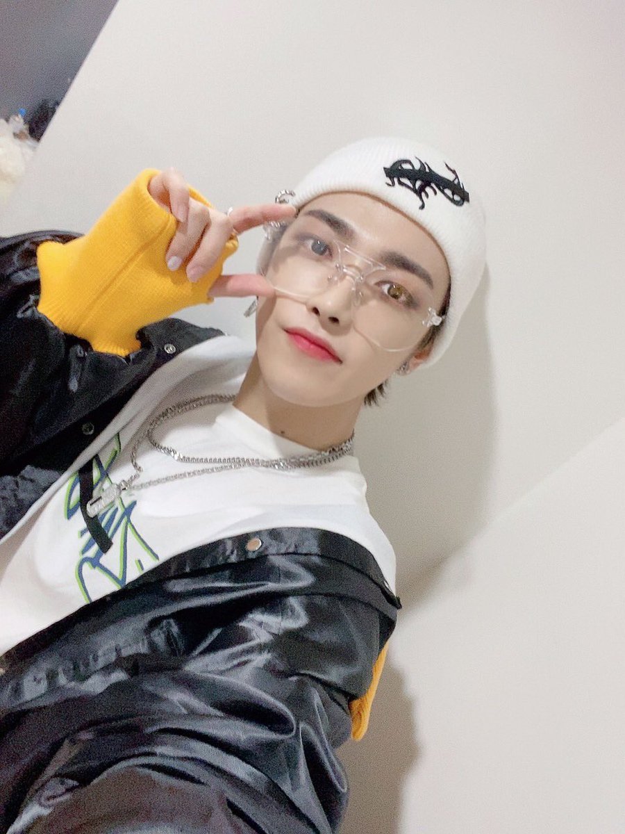 [#홍중] 티니~ 불후의 명곡 봤어요??! #ATEEZ #에이티즈Translate post