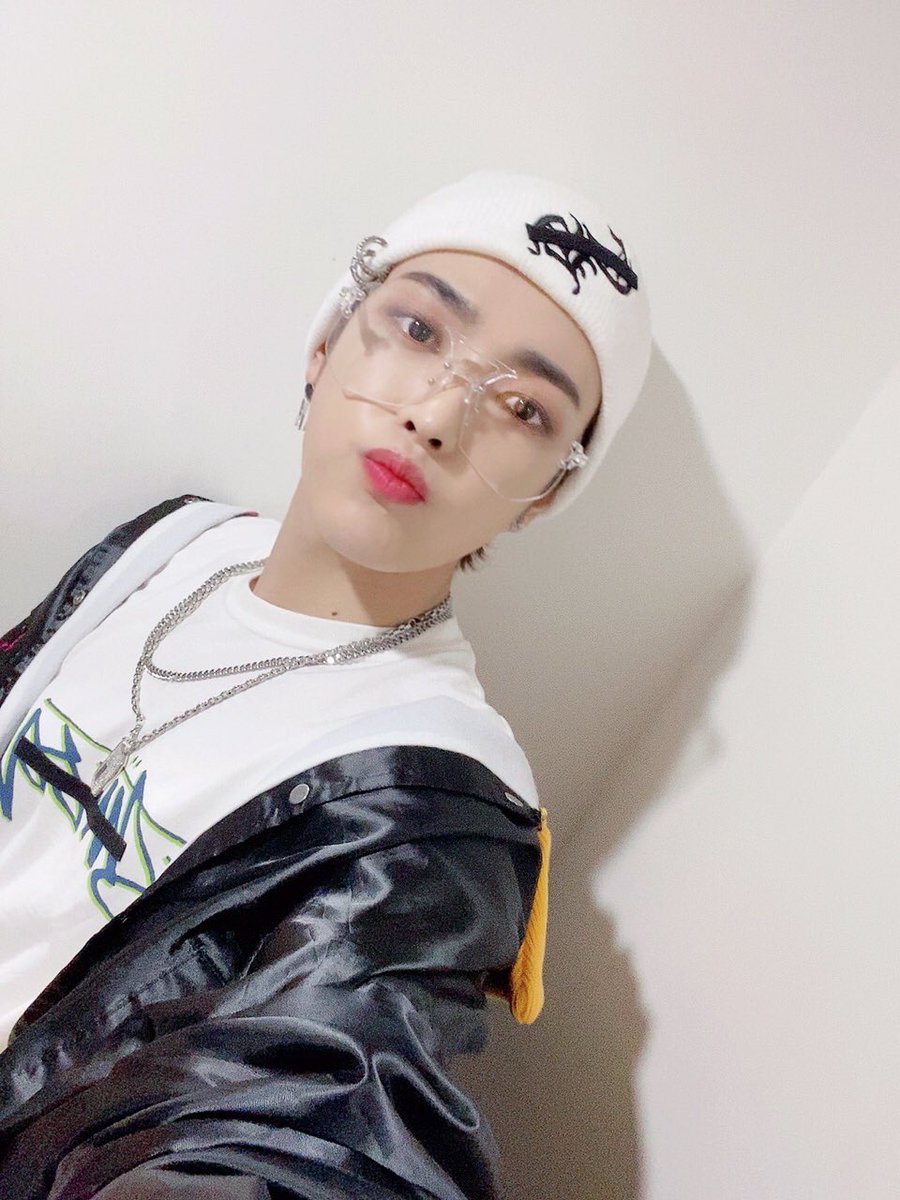 [#홍중] 티니~ 불후의 명곡 봤어요??! #ATEEZ #에이티즈Translate post