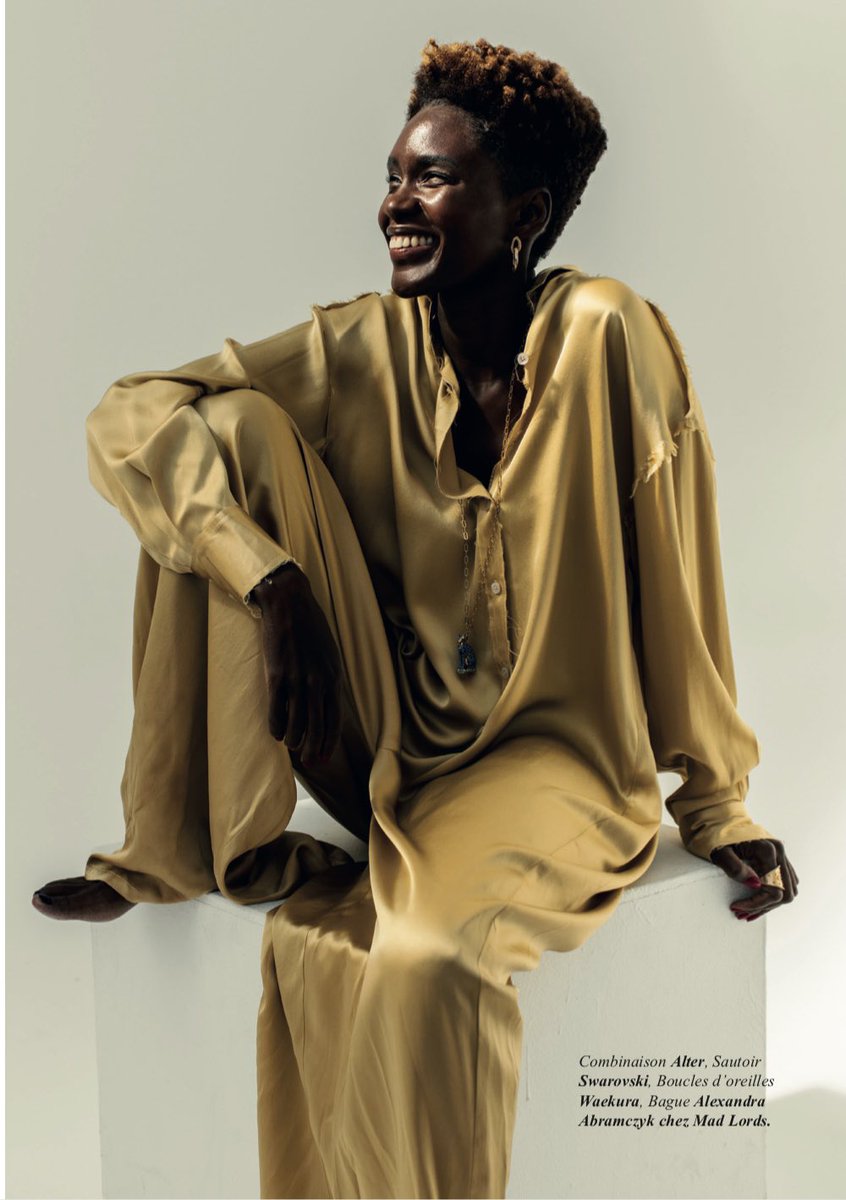 RokhayaDiallo's tweet photo. J’espère que chacun.e d’entre vous trouvera du réconfort en cette fin d’année. Je vous souhaite de joyeuses fêtes auprès des êtres qui vous sont chers !💕💝✨
(Photos Fidji pour le magazine #LePrescripteur, numéro spécial fêtes) https://t.co/RK2446xHFF