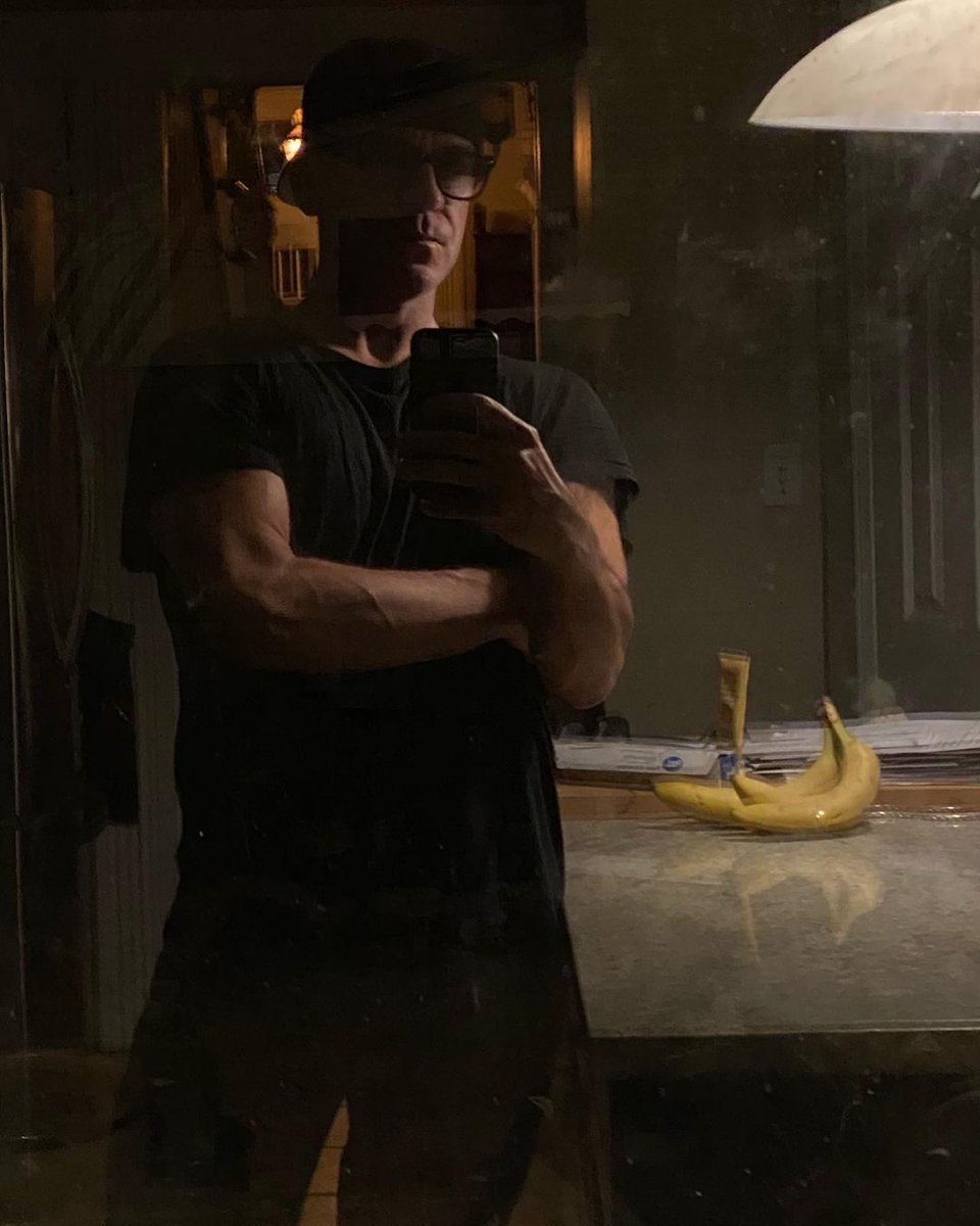 TMI_Uruguay's tweet photo. 'Reflections' w @alanvansprang...'Dog day afternoon' w @jackntbox...'Family hike π₯Ύ' w @LeonidasCastrou and his family...and #PuppyLove #BehindTheScenes w @Jon_Cor... #SoCute
#ShadowFam #StarTrekDiscovery #Reign #Alantine #Asmodeus #Asmodaddy https://t.co/uSBYhknI6x