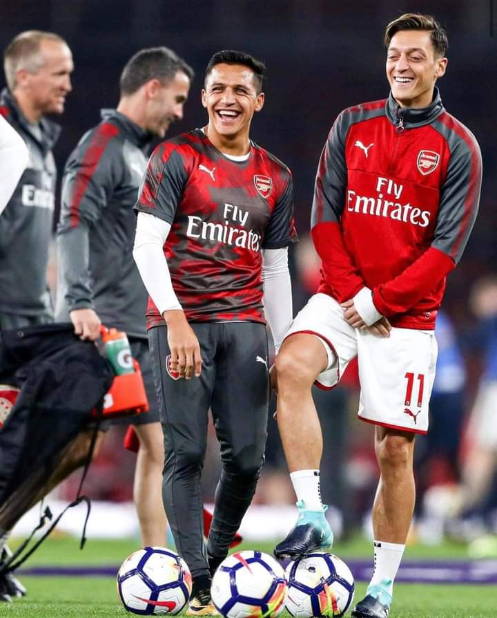 Happy birthday to one & only Alexis Sanchez who turns 32 today. 