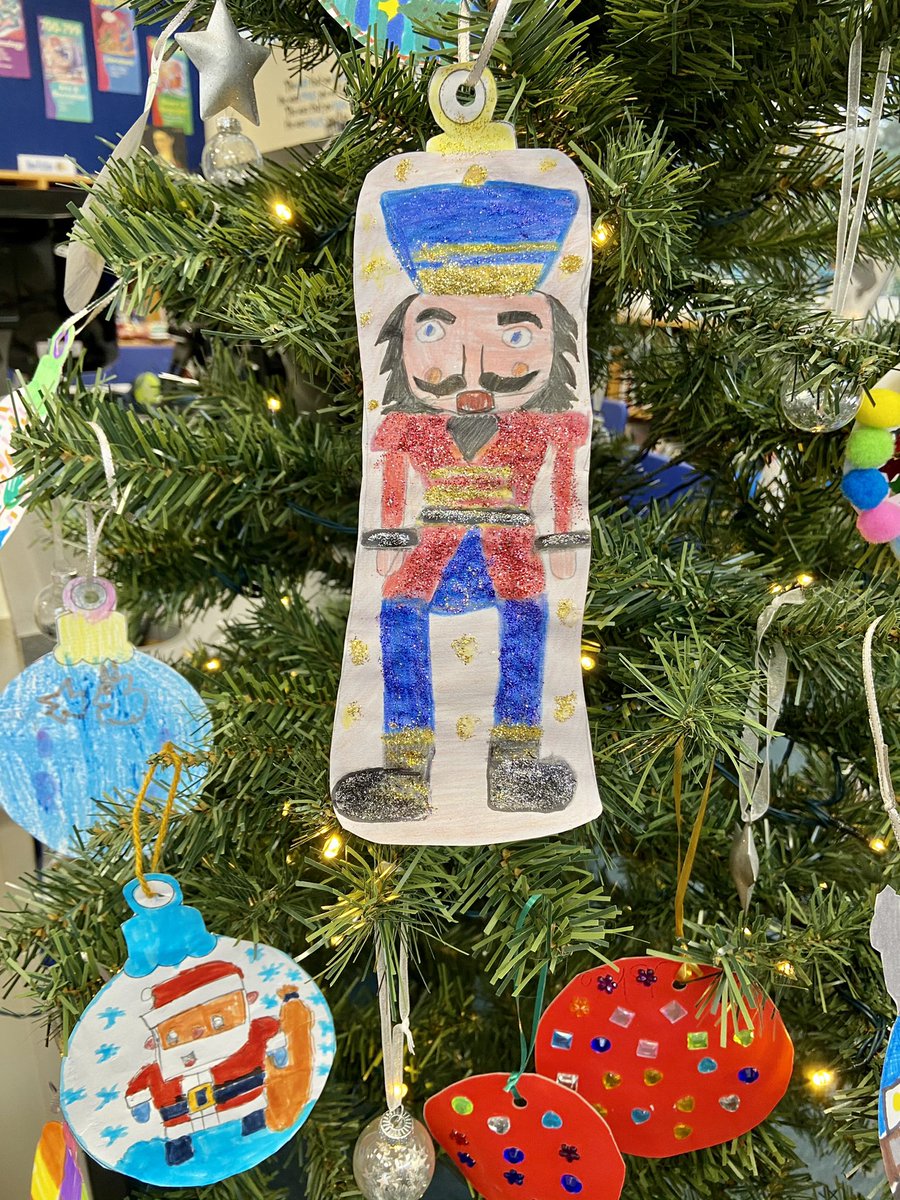 StColumbasPLib's tweet photo. Our @StColumbasPLib Christmas Tree branches are shining bright!🎄  ⭐️Thank you @StColumbasPrep artists who designed and created bespoke ornaments for our tree! @StColumbasArt #headandheart https://t.co/TWLjqv6XiP