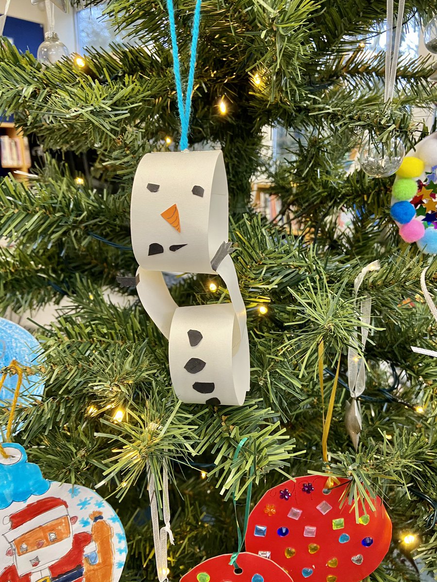 StColumbasPLib's tweet photo. Our @StColumbasPLib Christmas Tree branches are shining bright!🎄  ⭐️Thank you @StColumbasPrep artists who designed and created bespoke ornaments for our tree! @StColumbasArt #headandheart https://t.co/TWLjqv6XiP