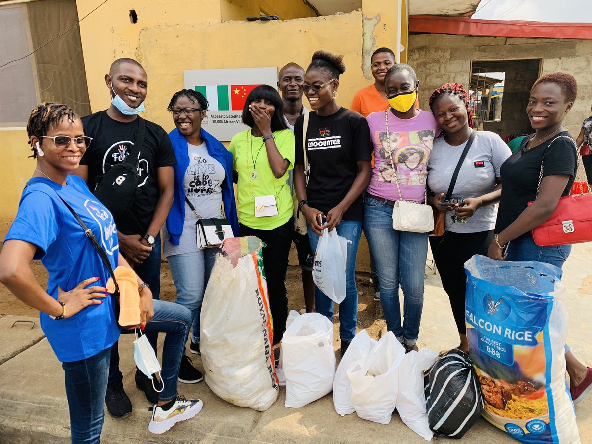 @_Brotherkeepers Lagos Team out there to #FeedaBrother 
Thanks to y’all for making it a success.
@_smithsydny @baddoleesa @GodDo_wealth @HebukunP @OlaNimi11 @tadadevohlove @sam_uchechi @MagnificentWale @monishapalace @dami_eclairs @Giftyelo1 @odunlamy