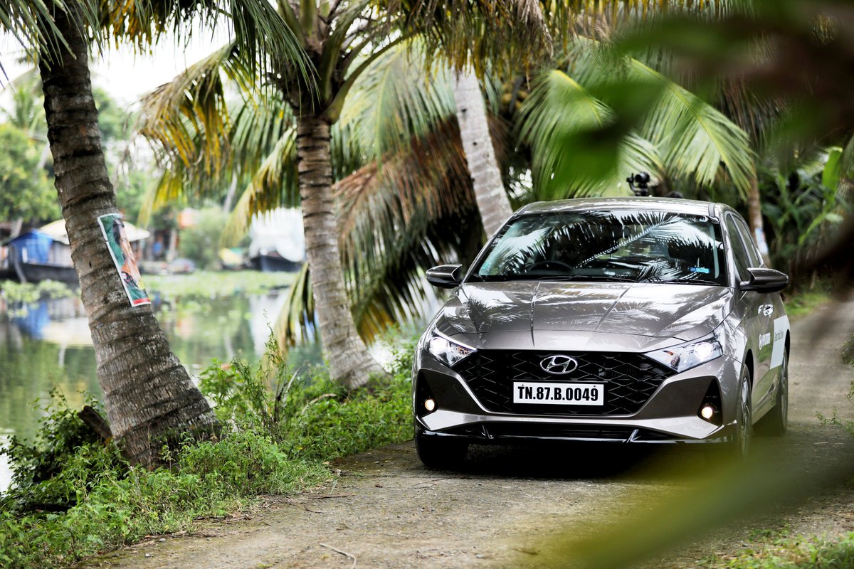 autocarindiamag's tweet image. We&apos;re in Kochi&apos;s backwaters today, exploring Kerala&apos;s surreal scenery from behind the wheel of the @HyundaiIndia i20 on the 2020 #GreatIndiaDrive.

#ProgressForHumanity #TheAllNewi20 #i20