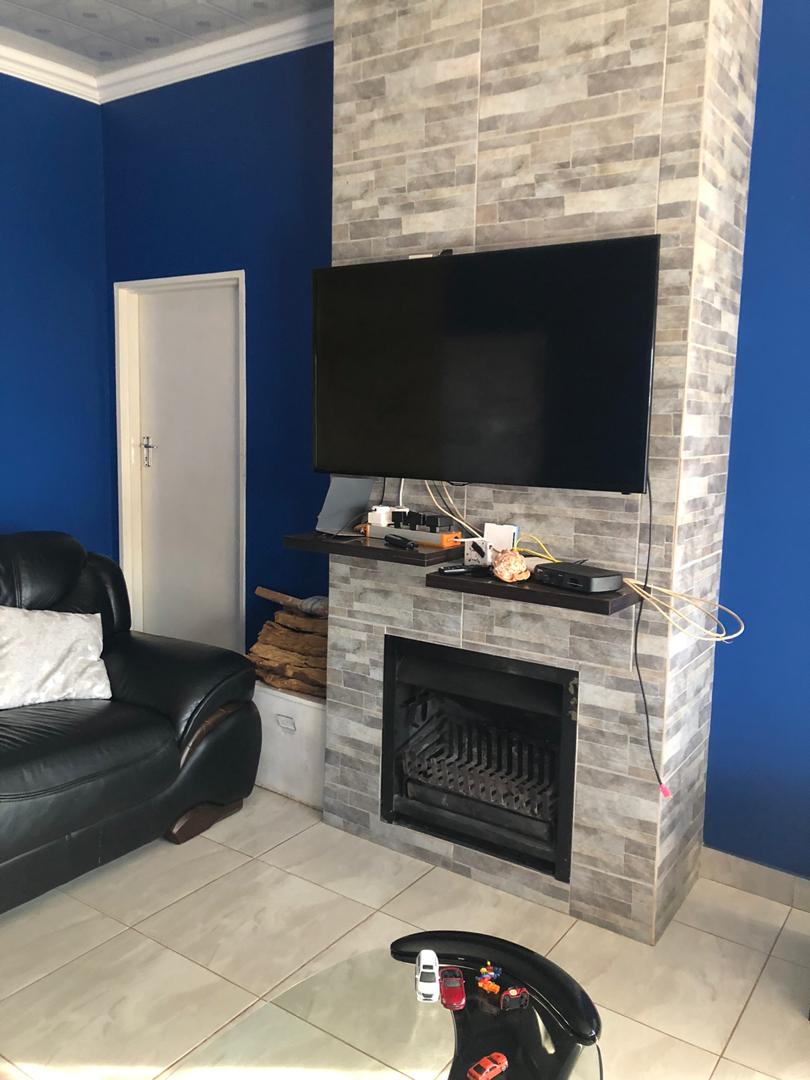 propertygalax2's tweet photo. Mt pleasant - 3 bedroom cottage for rent
✓ Fitted kitchen with a stove &amp; oven
✓ Lounge
✓ Dining
✓ Main ensuite
✓ BICs
✓ Solar geyser
✓ Borehole water
✓ Own prepared electricity meter
✓ Rental fees - US$450
App 077183705, Call/text (0242)753943 ; 0734157338 ; 0713045200 https://t.co/3Ozfj1odeI